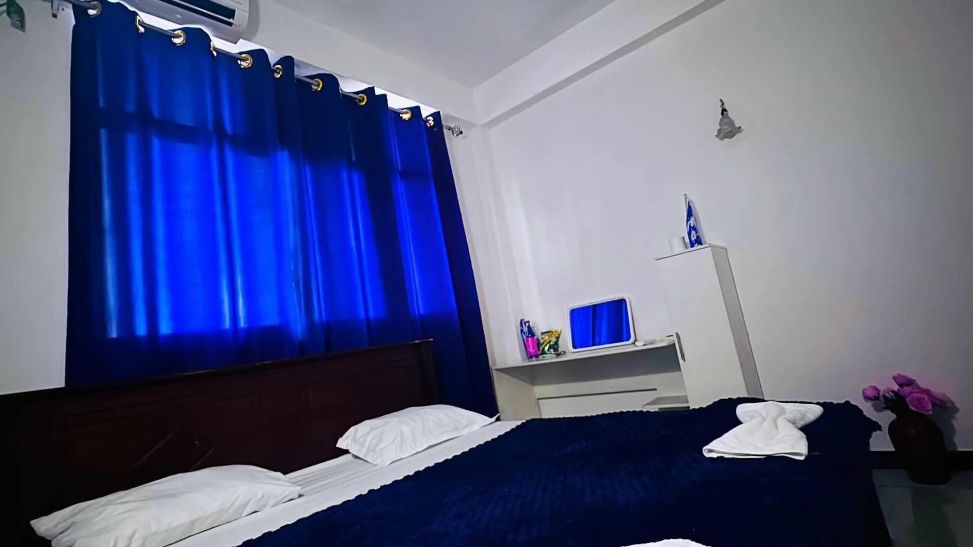 Marine Shine Apartments contacts